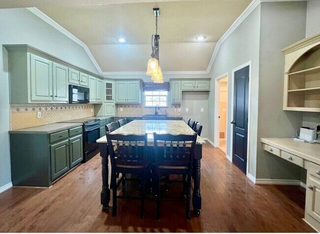 Photo - 6805 36th St