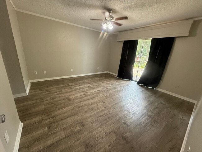 Photo - 1102 Lilac Dr