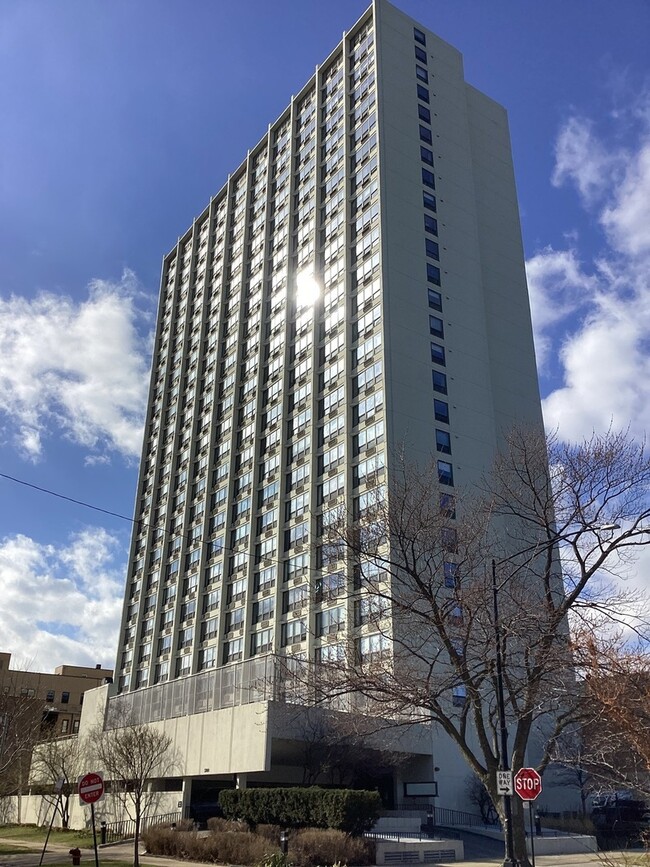 Building Photo - 5100 N Marine Dr Unit 14E