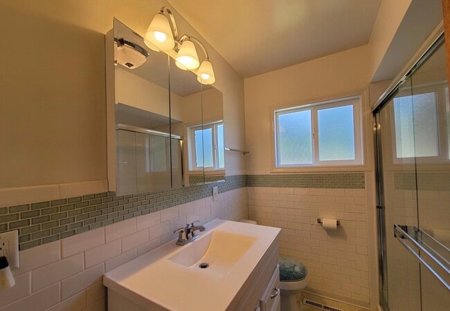 Photo - 207 W Fir Ave