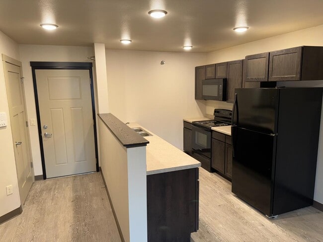 Photo - 922 Charles St