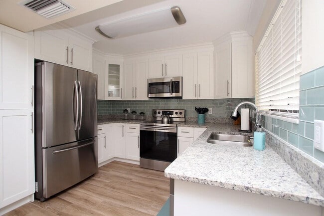 Photo - 67 Balfour Rd E