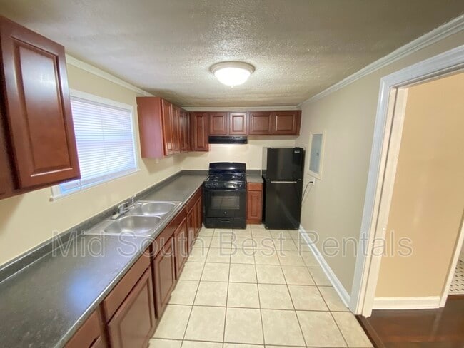 Photo - 1796 Nelson Ave