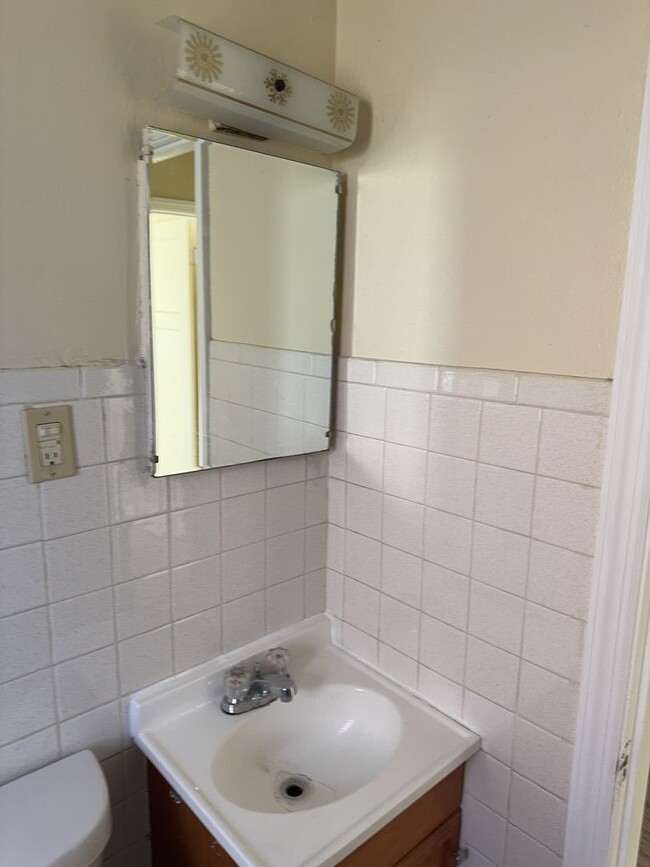 Photo - 238 E Beechwood Ave Apartment Unit 1