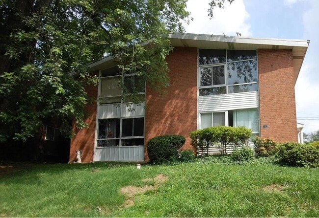 Photo - 143 W Maryland Ave Unit B