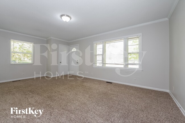 Photo - 201 E Hale St