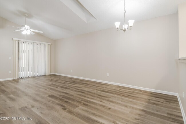 Photo - 8761 Pinevalley Ln