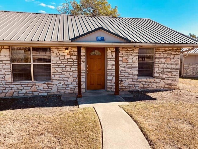 Photo - 1757 Sheppard Rees Rd House