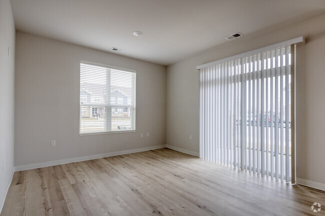 2BR, 2BA - 1,100SF - Living Room