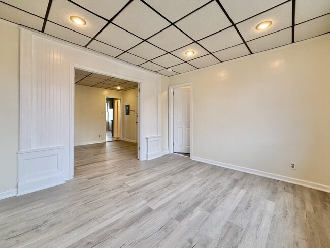 Building Photo - 617 Grand Ave Unit 2