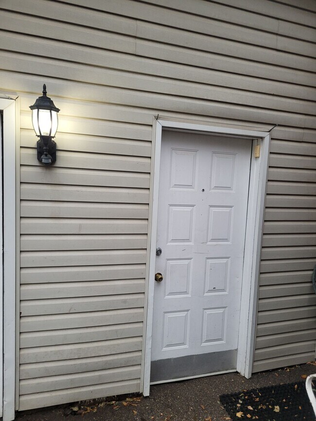 Photo - 76 Cedar St Unit Lower