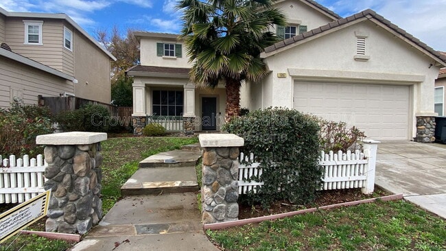 Building Photo - 1367 Gwerder St