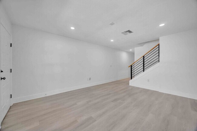 Photo - 727 Kensington Lake Cir