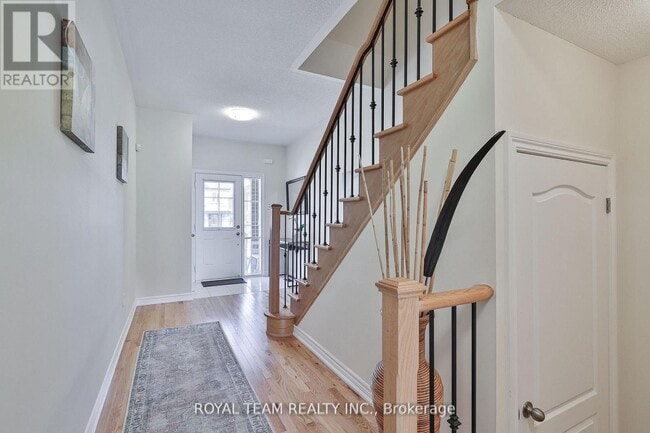 Photo - 1246 Peelar Cres