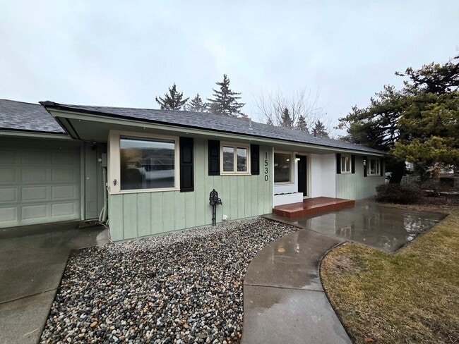 Photo - 4 Bed, 2 Bath -- Newly Renovated -- Home on Wenatchee Golf & Country Club's 16th Fairway**