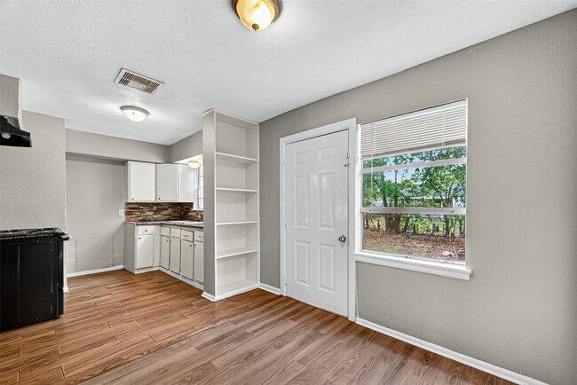 Photo - 10106 Sierra Dr