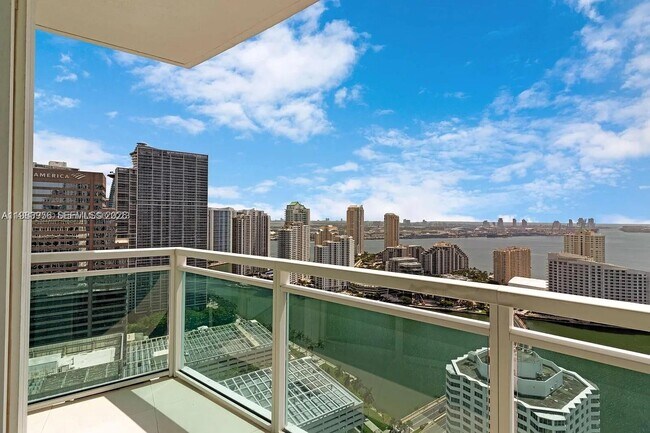 Photo - 950 Brickell Bay Dr Unidad 3710