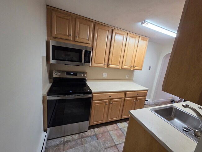 3 Lewis St Unit 2