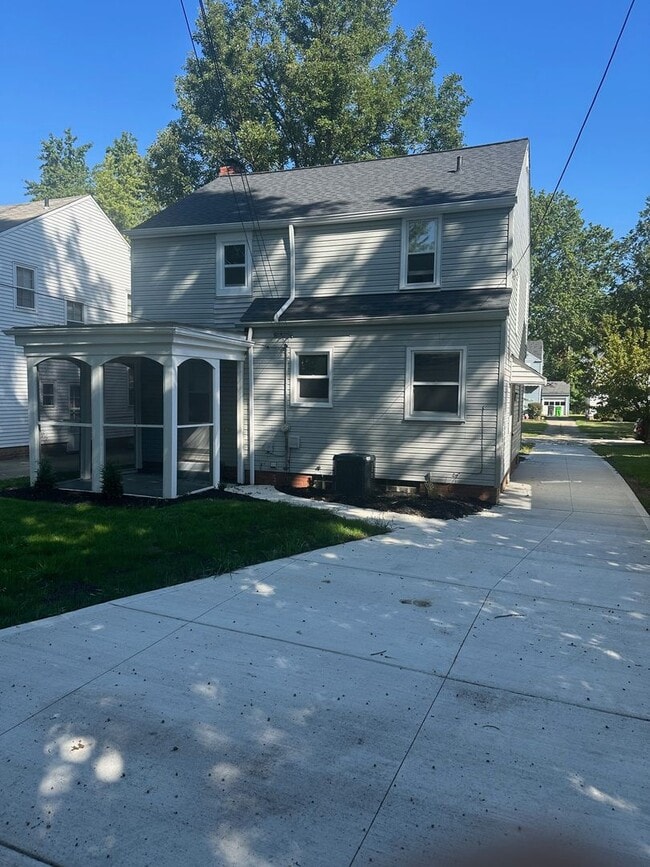Photo - Stunning South Euclid 3 Bedroom