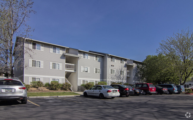 Towne Square Apartments - Towne Square Apartments