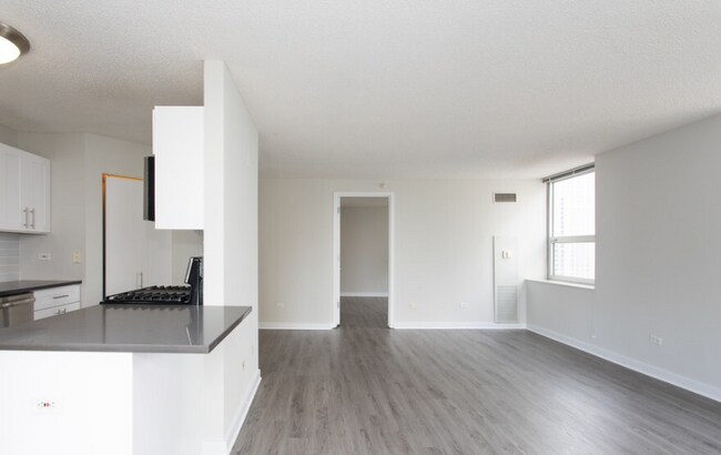 Photo - 575 N State St Unit 3407