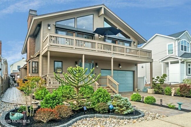 8 Ortley Ave