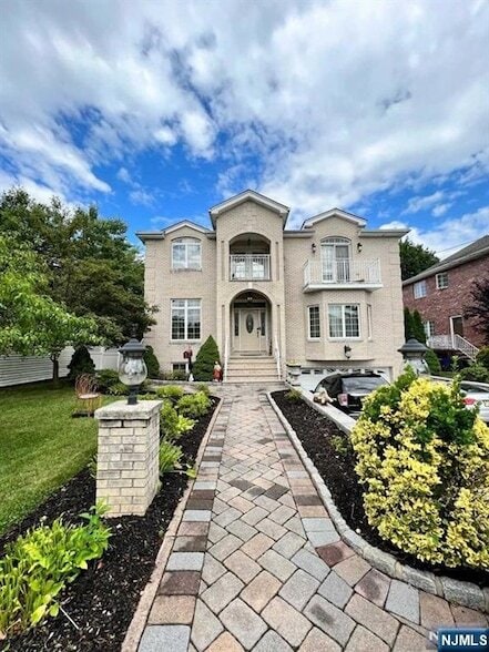 Photo - 367 Morse Ave