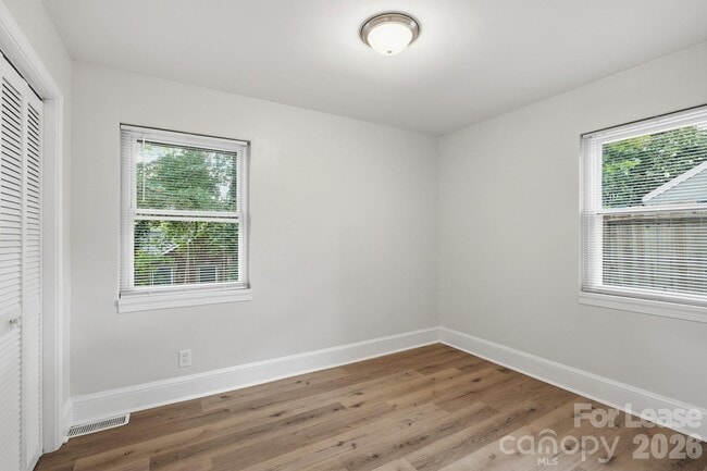 Photo - 3101 Selwyn Ave