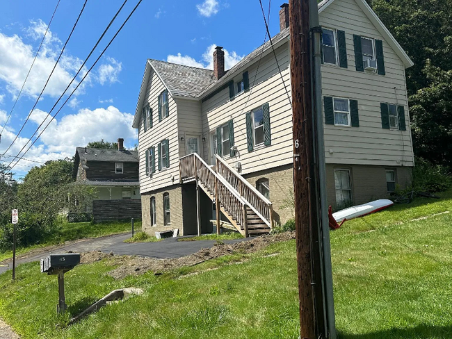 Building Photo - 45 Reservoir Rd Rental