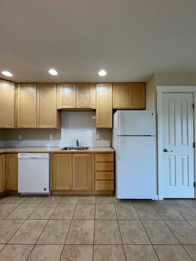 Photo - Cambridge Place I - 2243 Unit #2