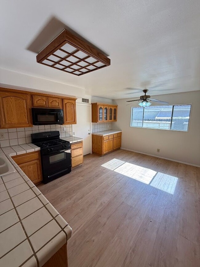 Photo - Beautiful 3 Bedroom, 2 Bathroom North Hill...