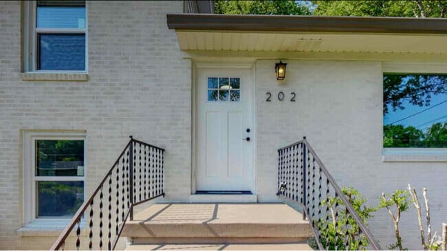 Building Photo - 202 Caldwell Dr Rental