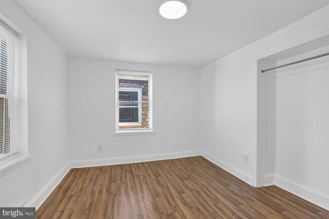 Photo - 1733 W Oxford St Unit 3