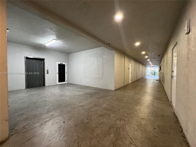 Building Photo - 2311 NW 22nd Ave Unit 203 Rental