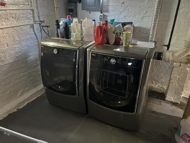 Photo - 605 S Prairie St