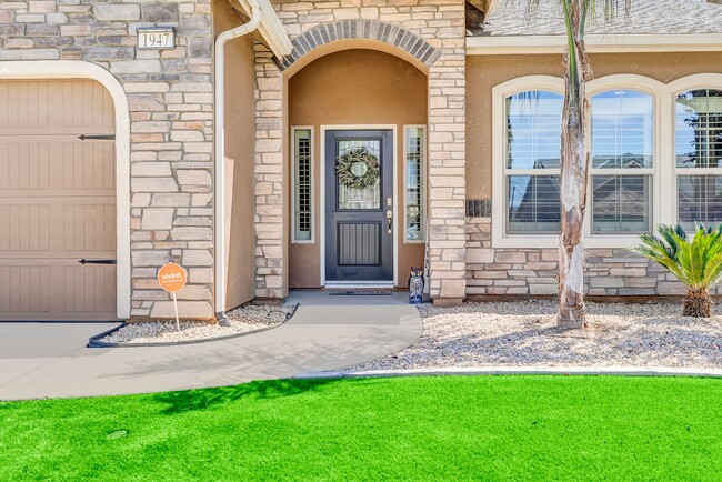 Photo - Charming 3 bedroom 2 bathroom home located in Hanford