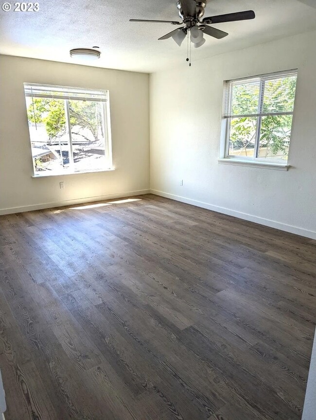 Photo - 436 Norway St NE