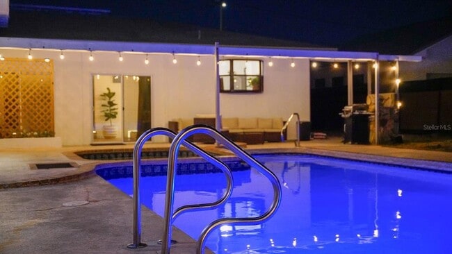 Photo - 4739 Baywood Point S