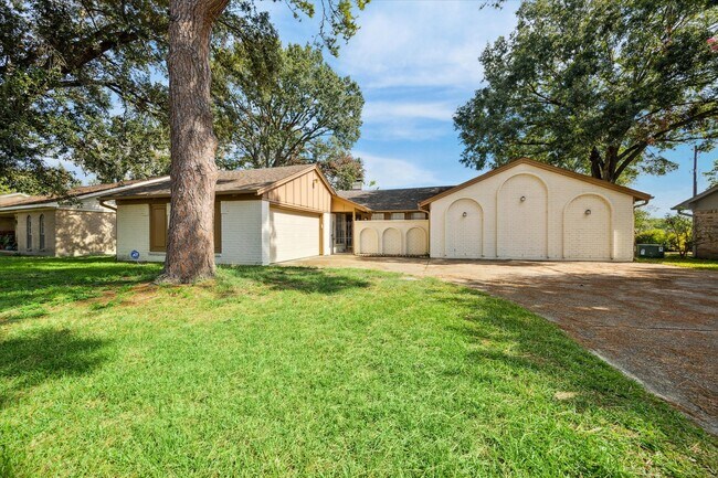 Photo - 5423 Bent Bough Ln