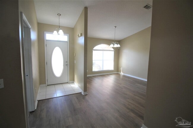 Photo - 1100 Freeboard Blvd
