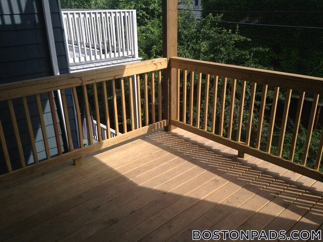 Building Photo - 26 Washburn St