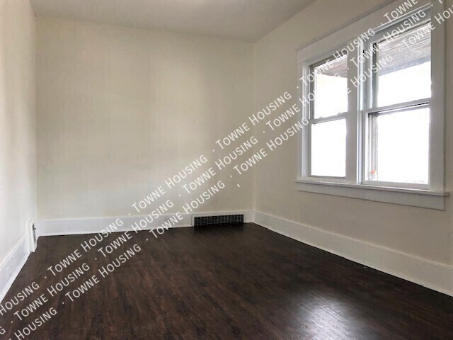 Photo - 43 Ullman St Unit 2