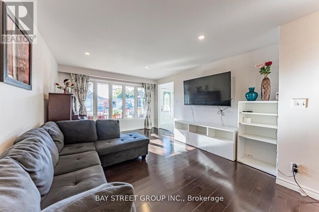 Photo - 43 Sherwood Forest Dr