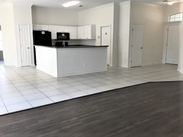 Photo - 121 Nottingham Dr E