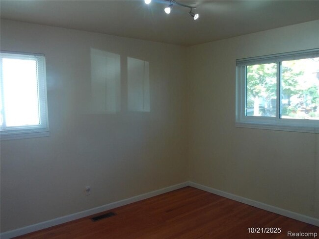 Photo - 762 Ruffner Ave