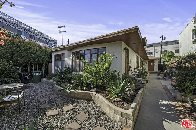 Building Photo - 1167 Nelrose Ave Rental