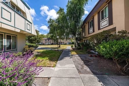 Building Photo - 27530 Stromberg Ct Rental