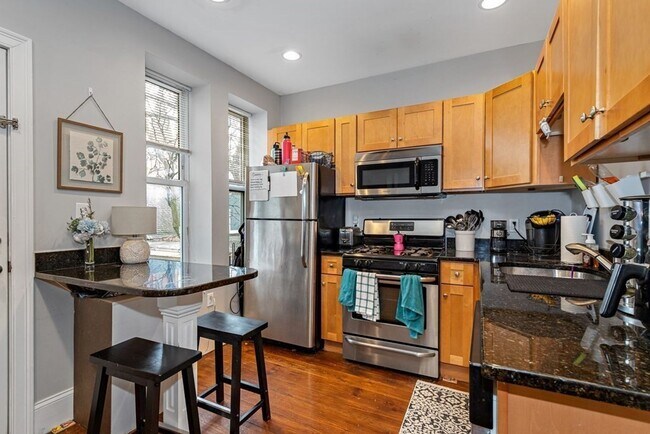 Building Photo - NO BROKER FEE!!!  MISSION HILL 4 BED/2 BATH with CENTRAL AIR available SEPT 1ST