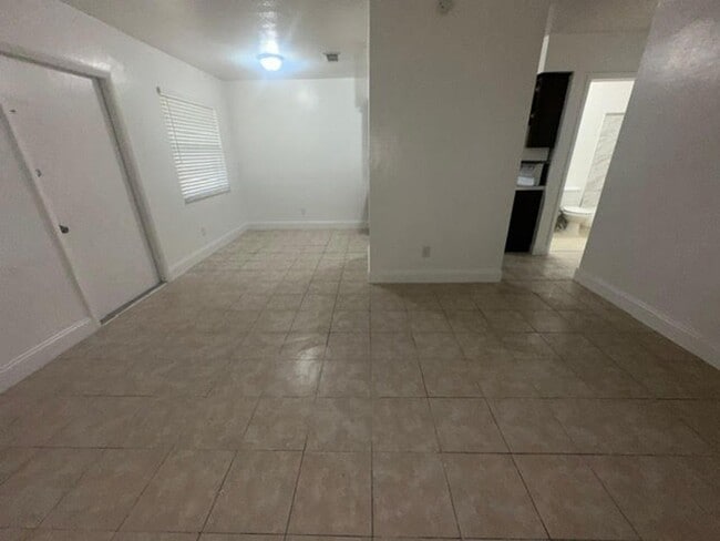 4931 SW 65 Ave Davie, FL 33314