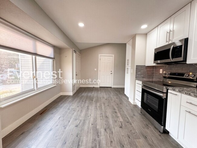 18354 E Crestline Cir